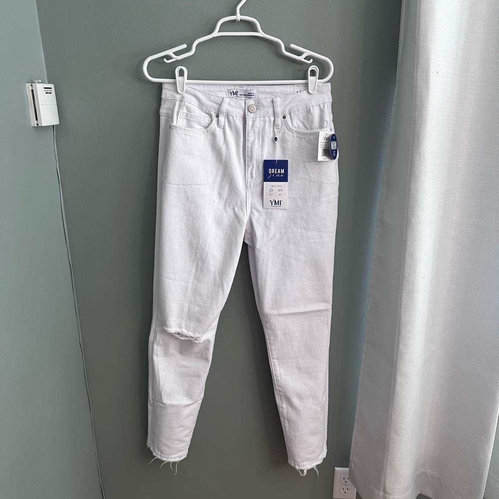 YMI Women's Crisp White Skinny Jeans